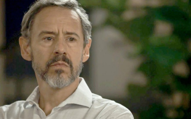 Henrique (Emílio de Mello) se irritará com Jô (Barbara Paz) em O Outro Lado do Paraíso - Reprodução/Globo