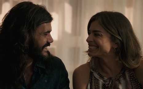 Mariano (Juliano Cazarré) e Lívia (Grazi Massafera) terão final feliz em O Outro Lado do Paraíso - Reprodução/TV Globo