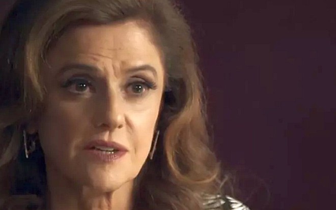 Sophia (Marieta Severo) revela que sabe de caso homossexual do médico na trama das nove - Reprodução/TV Globo