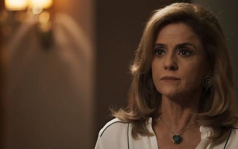 Marieta Severo (Sophia) em O Outro Lado do Paraíso; megera vai assassinar chantagista - Reprodução/TV Globo