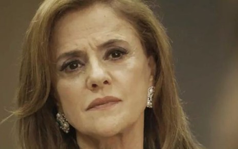 Sophia (Marieta Severo) vencerá a rival na audiência de tutela em O Outro Lado do Paraíso - Reprodução/TV Globo