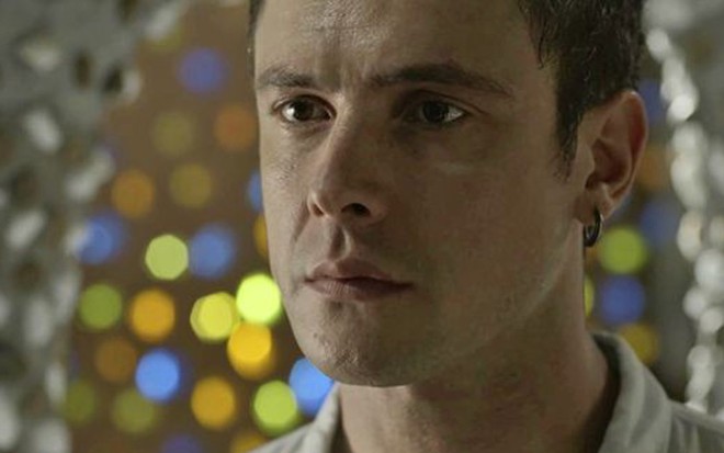 Gael (Sergio Guizé) afirmará que "homem que bate em mulher não merece o amor que ela dá" - Reprodução/TV Globo