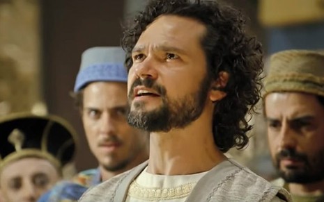 O profeta Daniel (Gabriel Gracindo) sobreviverá nos próximos capítulos de O Rico e Lázaro - Reprodução/Record TV