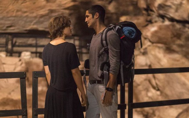 Alice Wegmann (Maria) e Gabriel Leone (Hermano) em cena de Onde Nascem os Fortes - Estevam Avellar/TV Globo