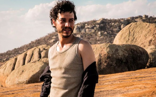 Simplício (Lee Taylor) vai atacar o rival nos capítulos finais de Onde Nascem os Fortes - Gabriel Nascimento/TV Globo