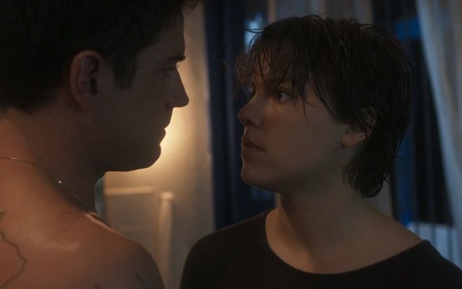 Marco Pigossi (Nonato) e Alice Wegmann (Maria) em cena de Onde Nascem os Fortes - Reprodução/TV Globo