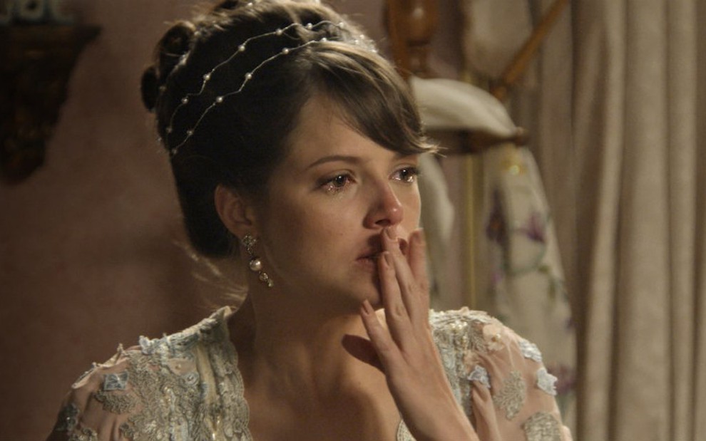 A atriz Agatha Moreira em cena como a baronesa Ema, da novela Orgulho e Paixão - Reprodução/TV Globo
