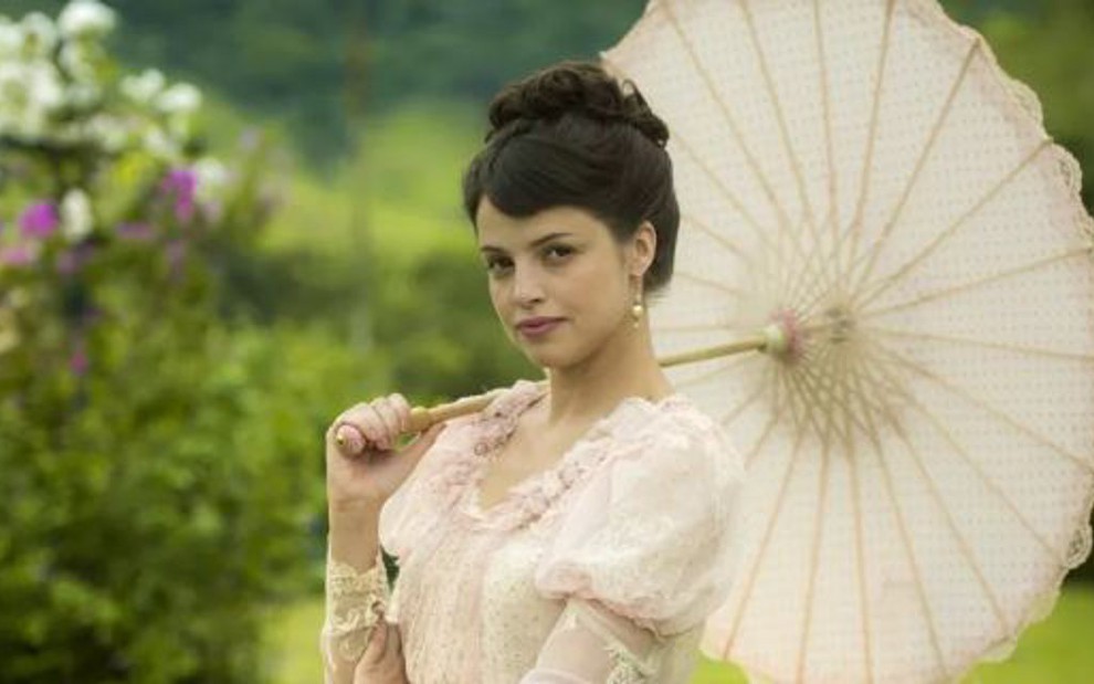 Agatha Moreira interpreta Ema, o cupido dos casais de Orgulho e Paixão, novela da seis - Raquel Cunha/TV Globo
