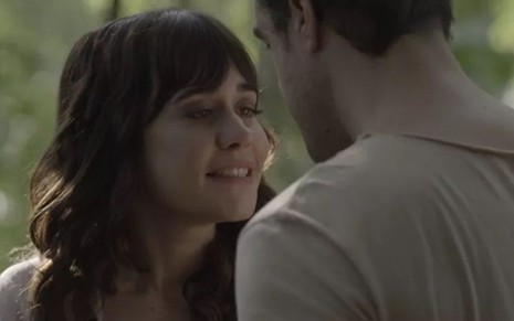Ao tentar escapar, Susana (Alessandra Negrini) levará a pior em cena de Orgulho e Paixão - Reprodução/TV Globo