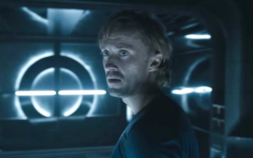 O ator Tom Felton, o Draco Malfoy de Harry Potter, em cena do suspense espacial Origin - Fotos: Reprodução/YouTube Premium