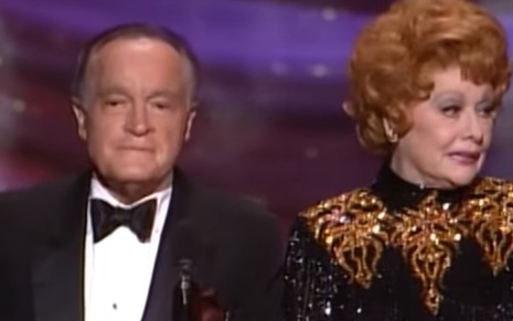 Os veteranos Bob Hope e Lucille Ball apresentaram um número musical no Oscar de 1989 - Reprodução/Academy Awards