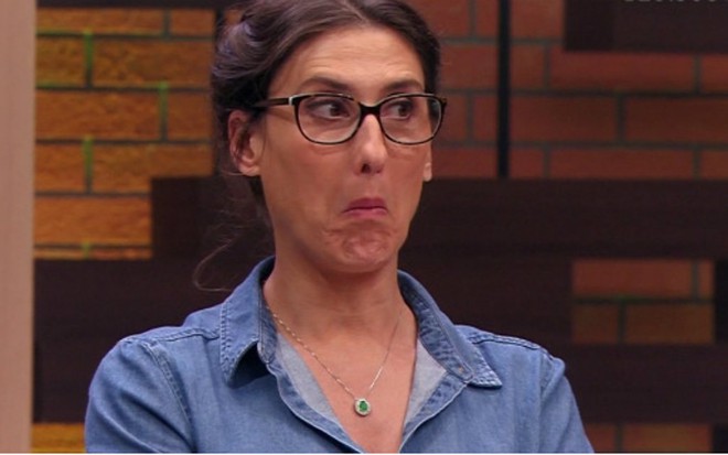 Paola Carosella com expressão irônica em episódio da quarta temporada do MasterChef Brasil - Divulgação/Band