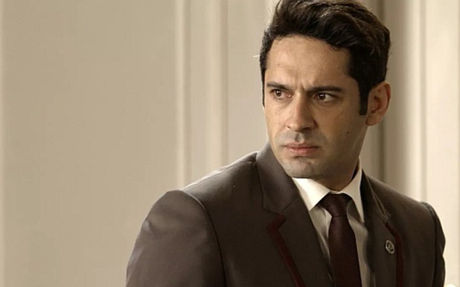 João Baldasserini (Agnaldo) em Pega Pega; ladrão vai usar nome falso para fugir pela estrada - Reprodução/TV Globo