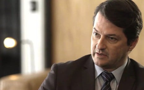 Marcelo Serrado (Malagueta) em Pega Pega; executivo se defenderá atacando o patrão - Reprodução/TV Globo