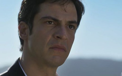 Mateus Solano (Eric) em cena de Pega Pega; empresário se vestirá de gari em ação da polícia - Reprodução/TV Globo
