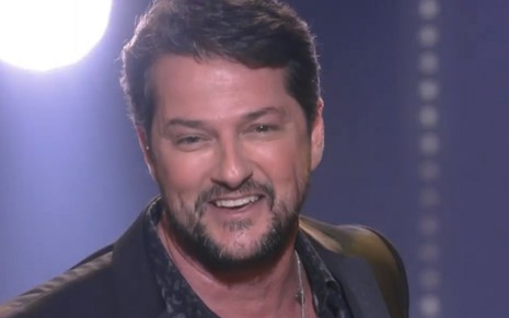 O ator Marcelo Serrado é um dos competidores na terceira temporada do Popstar, karaokê de celebridades da Globo