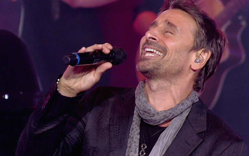 O ator e cantor Murilo Rosa durante apresentação no Popstar; ele foi o primeiro eliminado - Reprodução/TV Globo