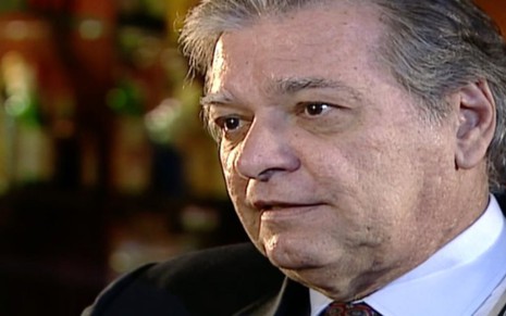 O ator Carlos Eduardo Dolabella em cena da novela Por Amor (1997); ele arrumou confusão ao improvisar fala - Reprodução/Globo