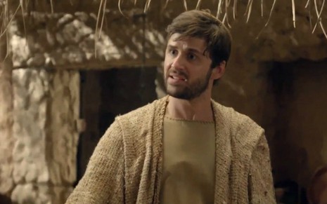 O ator Gil Coelho em cena como o personagem Tiago Justo, que terá maus momentos em Jesus - Reprodução/Record
