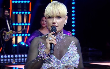 Xuxa durante o reality Dancing Brasil; apresentadora se estressou com seguidora do padre Fabio de Melo - Reprodução/Record