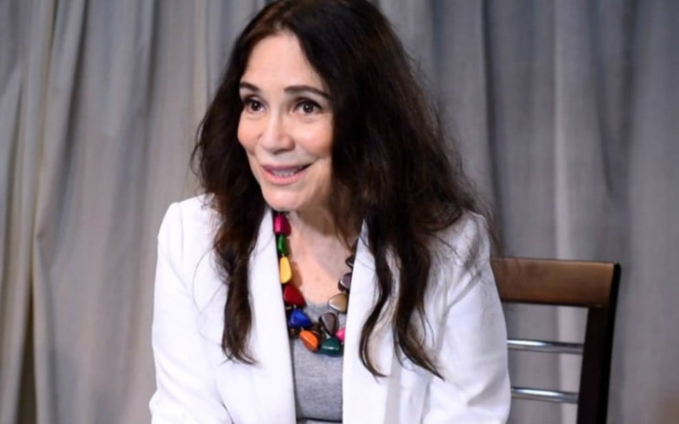 A atriz Regina Duarte durante depoimento à série documental As Vilãs que Amamos, do canal Viva - Reprodução/Viva