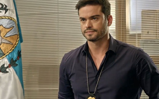 André (Sidney Sampaio) em cena de Topíssima