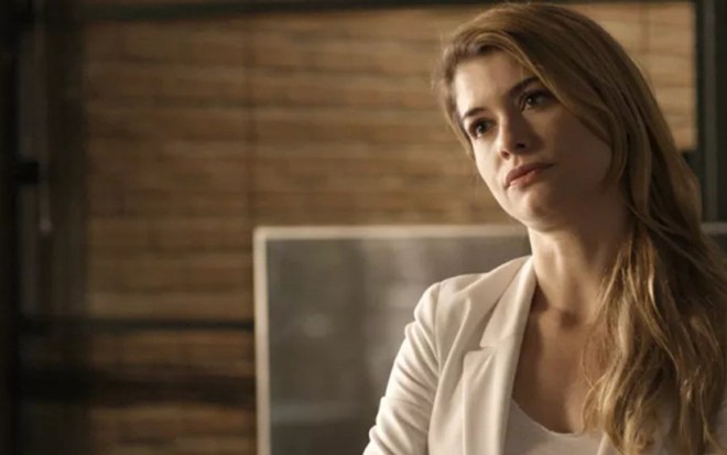 Alinne Moraes (Diana) em cena de Rock Story; diretora se surpreenderá com reação do ex - Reprodução/TV Globo