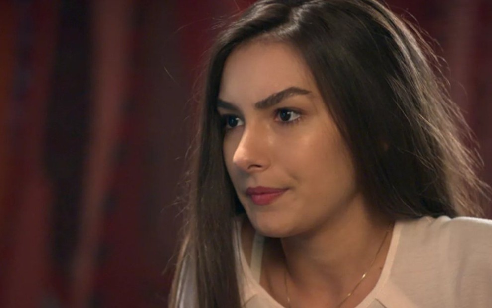 Marina Moschen (Yasmin) em cena de Rock Story; patricinha será explorada como estagiária - Reprodução/TV Globo