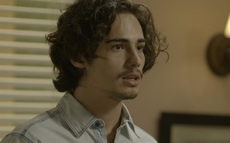 Nicolau (Danilo Mesquita) ficará abalado ao descobrir sobre a morte de Caio (Luan Vieira) - Reprodução/Globo