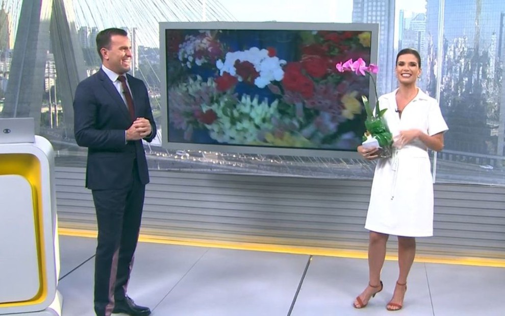 Rodrigo Bocardi e Sabina Simonato no Bom Dia São Paulo desta quarta-feira (12), dia Dos Namorados - REPRODUÇÃO/TV GLOBO