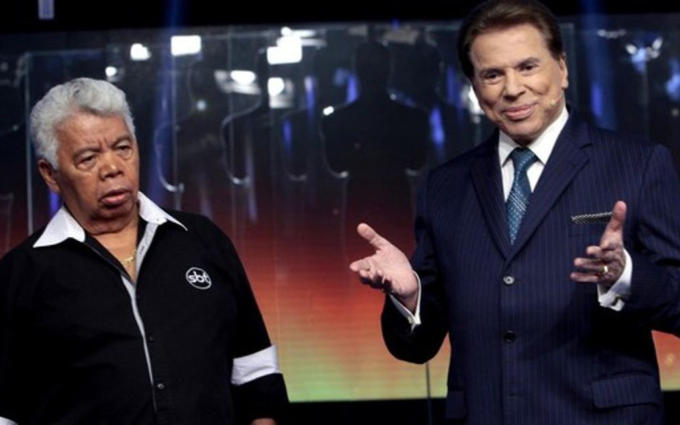 Roque ao lado de Silvio Santos no programa do dono do SBT; assistente de palco está internado - LOURIVAL RIBEIRO/SBT