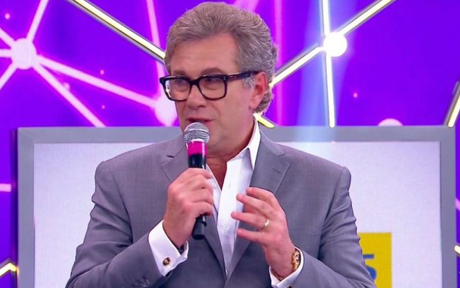 O leiloeiro e apresentador Mauro Zukerman durante o Teleton 2019, no SBT