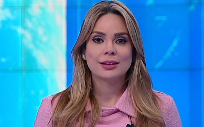 A jornalista Rachel Sheherazade no SBT Brasil de terça (10): telejornal ganhará bloco local - Reprodução/SBT