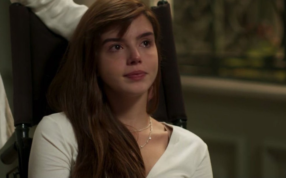 Rochelle (Giovanna Lancellotti) conseguirá sair da cadeira de rodas nos próximos capítulos de Segundo Sol - Reprodução/Globo