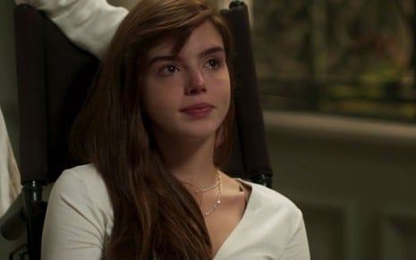 Rochelle (Giovanna Lancellotti) conseguirá sair da cadeira de rodas nos próximos capítulos de Segundo Sol - Reprodução/Globo