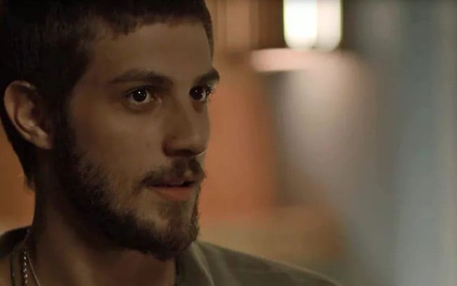 Ícaro (Chay Suede) terá mais um encontro com a mãe disfarçada em cena de Segundo Sol - Reprodução/TV Globo