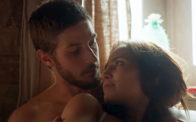 Ícaro (Chay Suede) e Rosa (Letícia Colin) manterão romance secreto em Segundo Sol - Reprodução/TV Globo