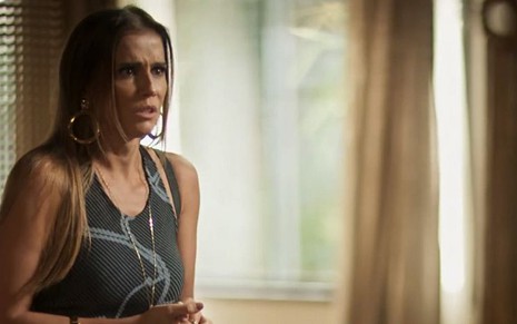 Karola (Deborah Secco) tentará comover o marido para evitar separação em cena de Segundo Sol - Reprodução/TV Globo
