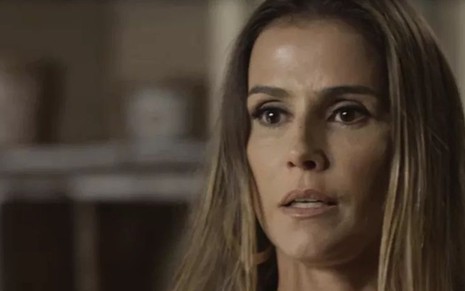 Karola (Deborah Secco) seguirá plano de sua mentora para reconquistar marido e filho em Segundo Sol - Reprodução/TV Globo