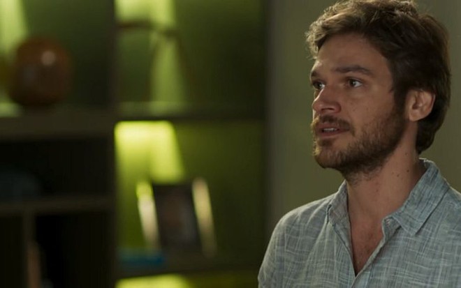 Beto (Emilio Dantas) vai confessar que forjou morte em troca da liberdade de Luzia em Segundo Sol - Reprodução/TV Globo