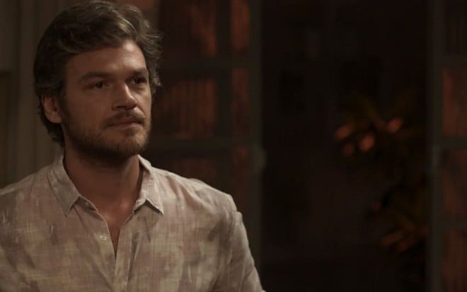 Beto (Emilio Dantas) vai procurar autor de seu hit de sucesso para se revelar em Segundo Sol - Reprodução/TV Globo