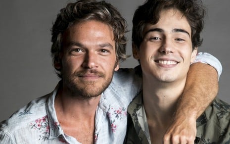 Emilio Dantas (Beto) e Danilo Mesquita (Valentim), que vivem pai e filho na novela Segundo Sol - João Miguel Júnior/TV Globo