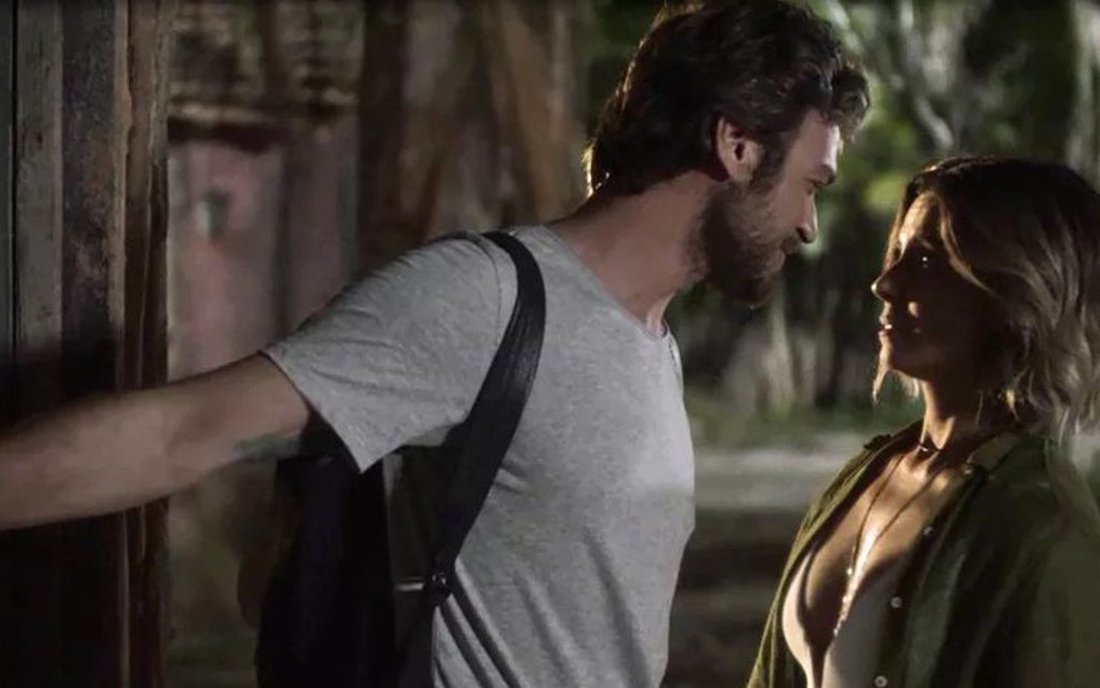 Os atores Emilio Dantas e Giovanna Antonelli em cena da novela Segundo Sol - Reprodução/TV Globo