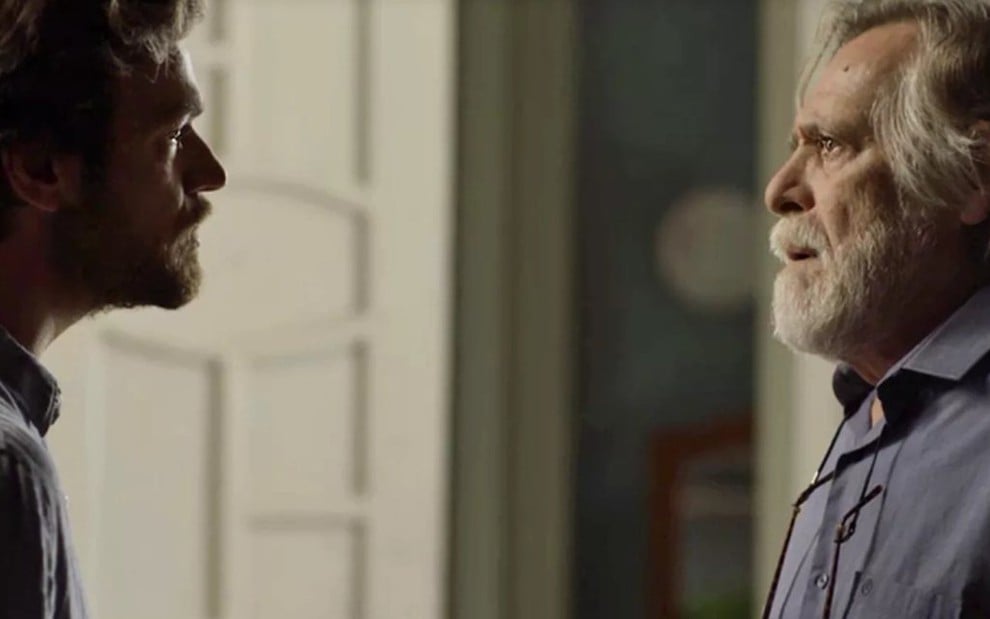Beto Falcão (Emilio Dantas) confronta Dodô (José de Abreu) em cena de Segundo Sol - Reprodução/TV Globo