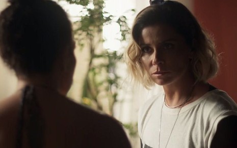 Luzia (Giovanna Antonelli) fugirá da inimiga após ataque em cena de Segundo Sol - Reprodução/TV Globo