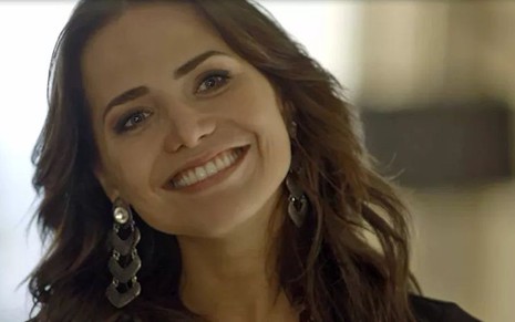 Rosa (Letícia Colin) fará surpresa para o namorado no capítulo desta sexta-feira (29) - Reprodução/TV Globo