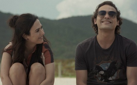 Tatá Werneck e Eduardo Sterblitch interpretam o casal Rita e Enzo na série Shippados, do Globoplay - Reprodução/TV Globo