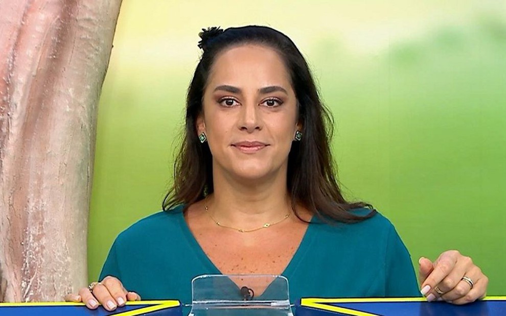 Silvia Abravanel durante brincadeira exibida no Bom Dia & Cia: punida por chegar atrasada - REPRODUÇÃO/SBT