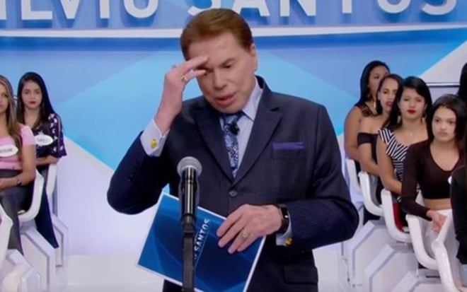 Silvio Santos em seu programa no último domingo (3); apresentador cancelou a gravação - Reprodução/SBT