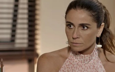 Giovanna Antonelli (Alice) em cena de Sol Nascente; empresária expulsa vilão da cadeia - Reprodução/TV Globo